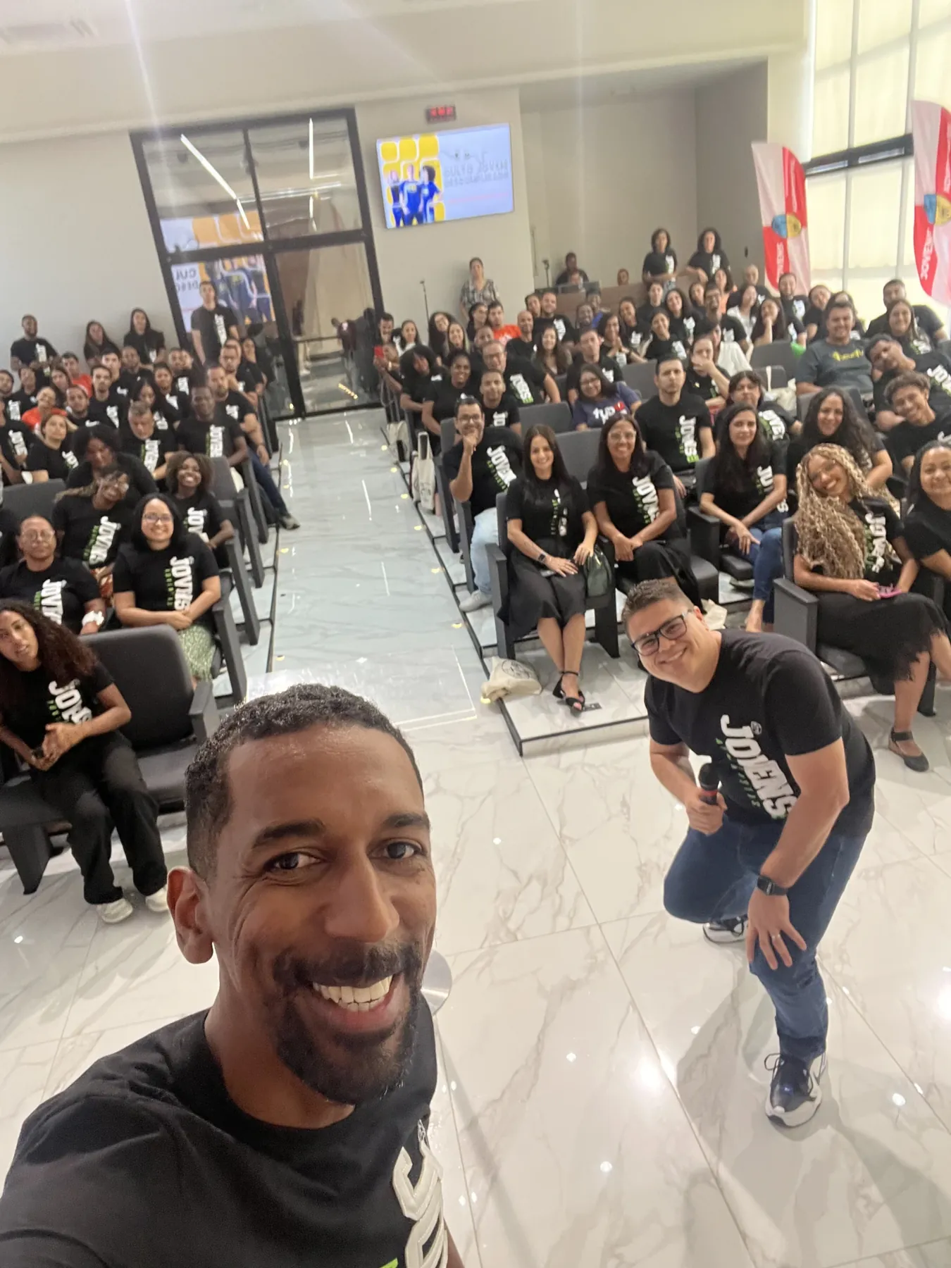 Israel Elias com participantes